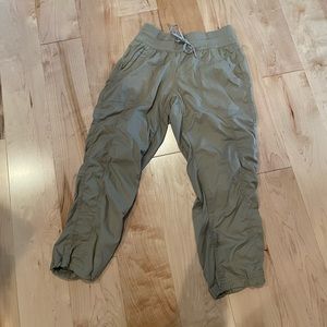 listing-status-banner